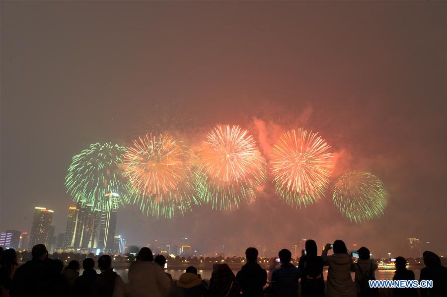 CHINA-CHANGSHA-FIREWORKS-NEW YEAR(CN)