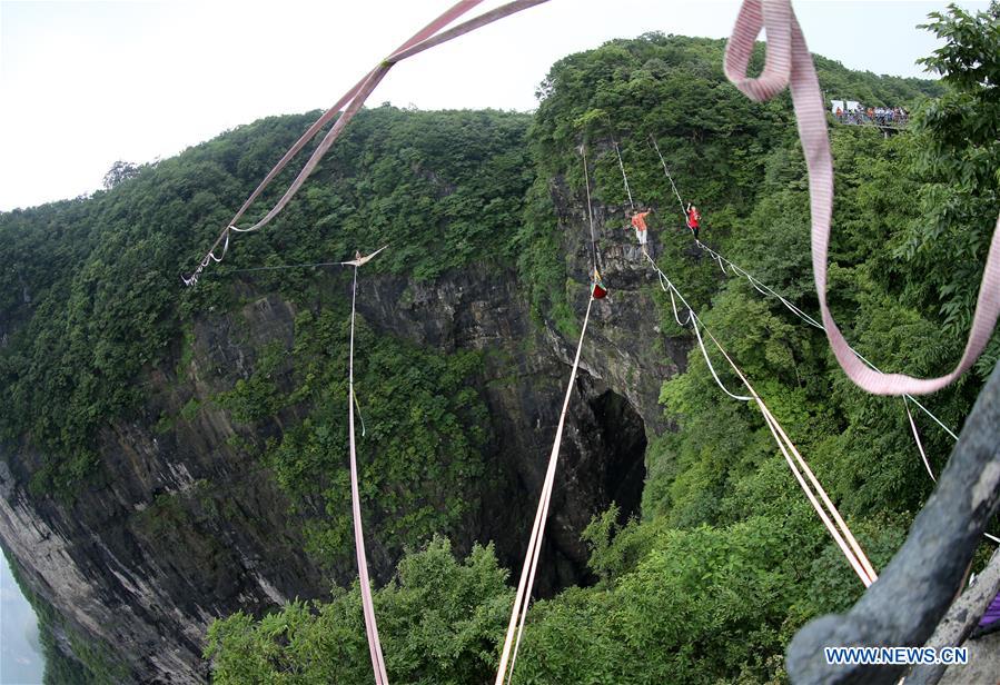 #CHINA-HUNAN-ZHANGJIAJIE-SKY CONCERT (CN)