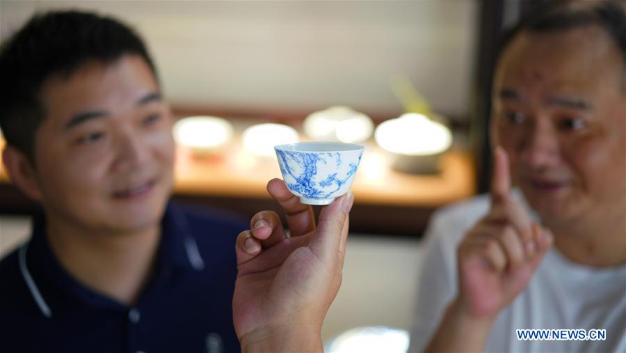 CHINA-JIANGXI-JINGDEZHEN-PORCELAIN-CRAFTSMEN (CN)