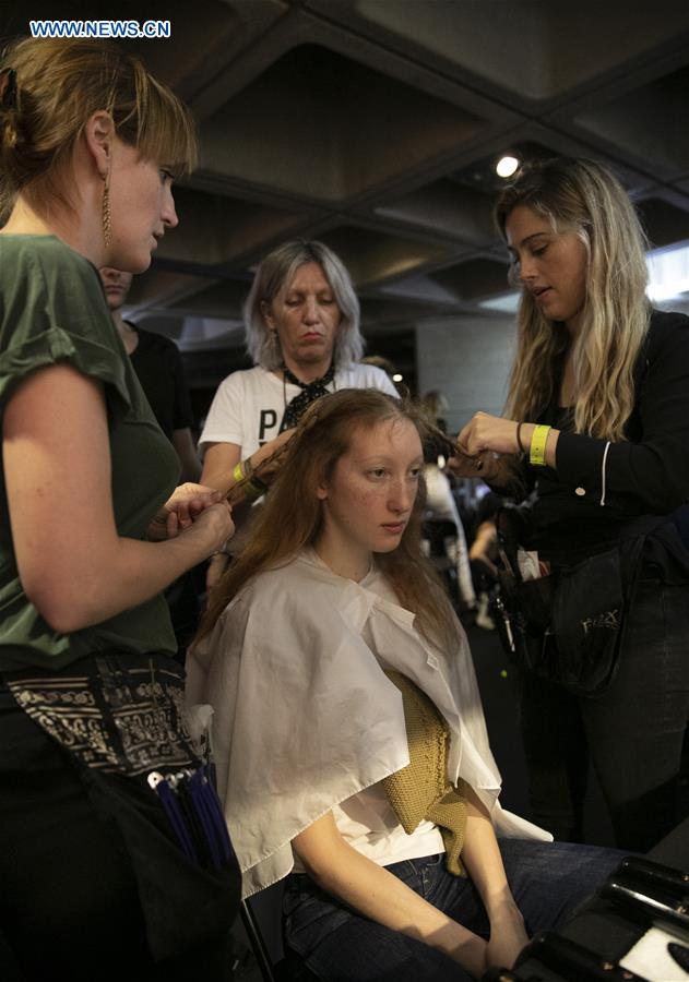 BRITAIN-LONDON-FASHION WEEK-ROLAND MOURET-BACKSTAGE