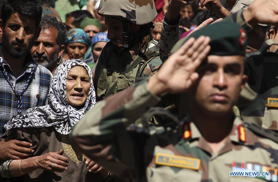 KASHMIR-SRINAGAR-ARMY TROOPER-WREATH LAYING CEREMONY