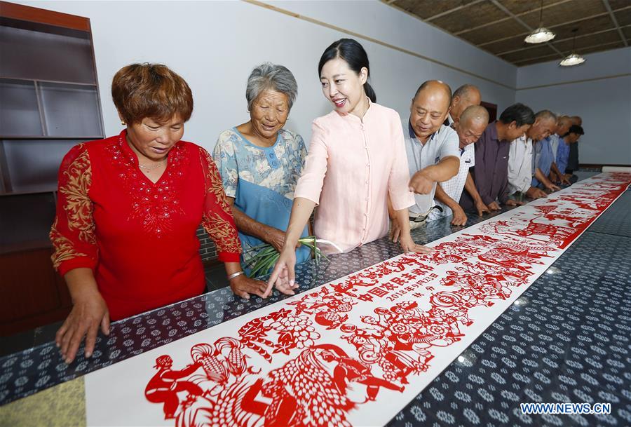 #CHINA-TENGZHOU-PAPERCUTTING-HARVEST (CN)