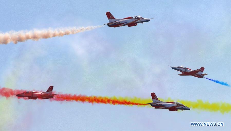 CHINA-GUANGDONG-ZHUHAI-AIRSHOW-RED  EAGLE-PERFORMANCE(CN)