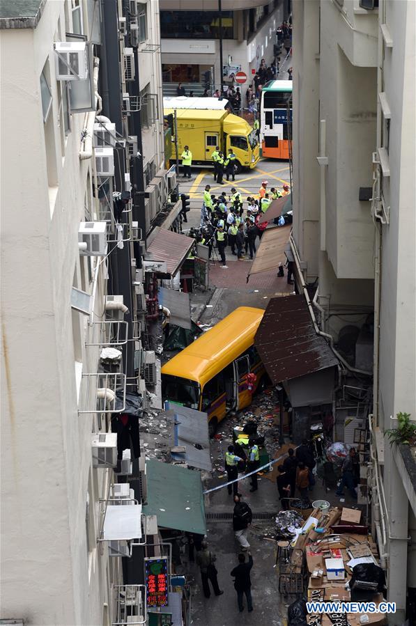 CHINA-HONG KONG-MINIBUS CRASH (CN)