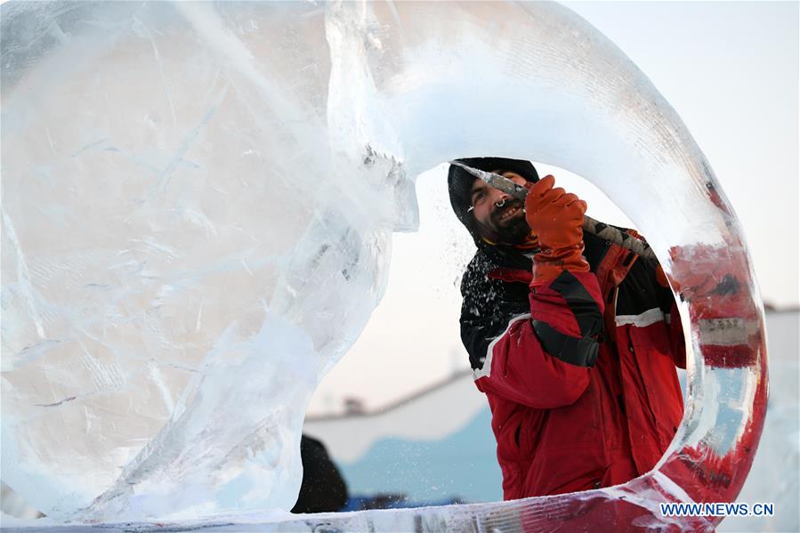 CHINA-HEILONGJIANG-HARBIN-ICE SCULPTURE COMPETITION (CN)