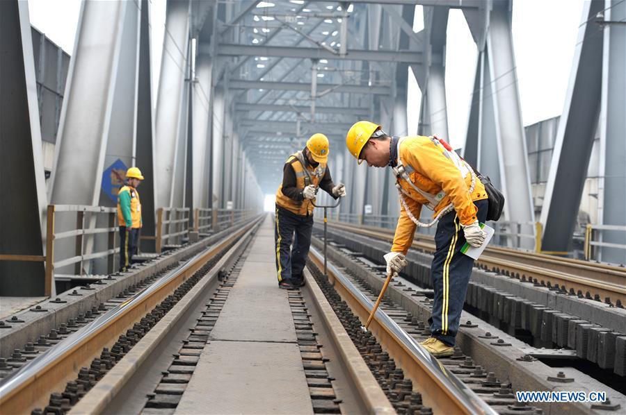 #CHINA-HUBEI-BRIDGE-INSPECTION (CN)