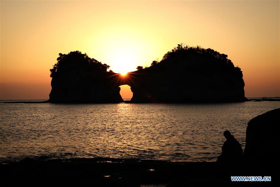 JAPAN-WAKAYAMA-ENGETSU ISLAND-SUNSET