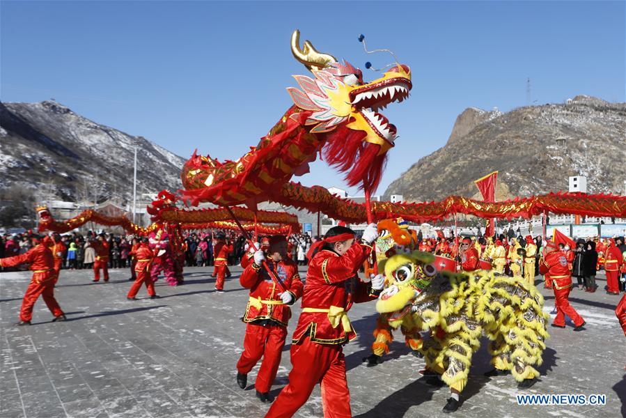 #CHINA-LANTERN FESTIVAL-DRAGON DANCE (CN)