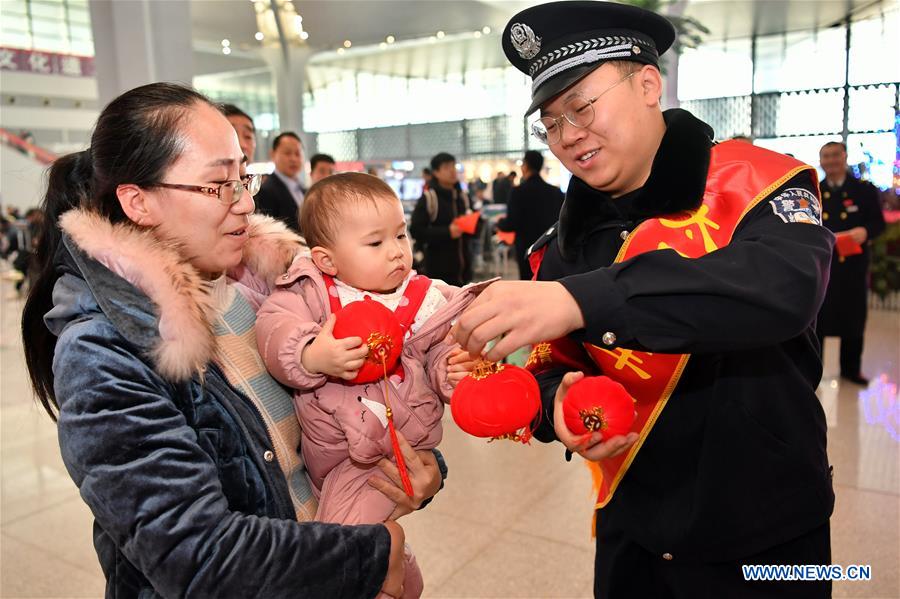 CHINA-SHANXI-TAIYUAN-RAILWAY STATION-LANTERN FESTIVAL (CN)