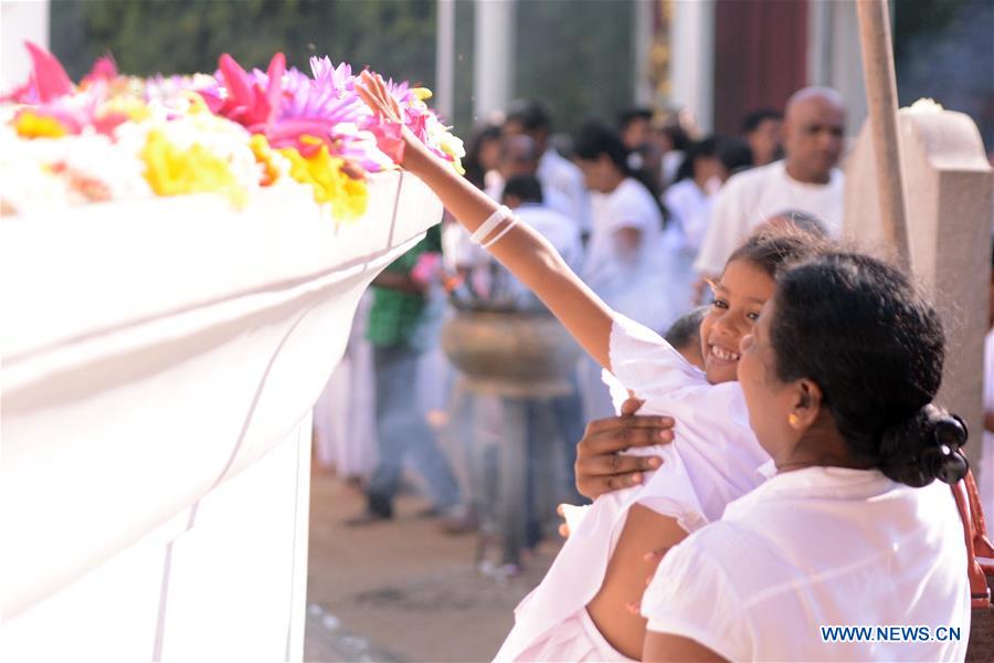 SRI LANKA-KELANIYA-POYA DAY