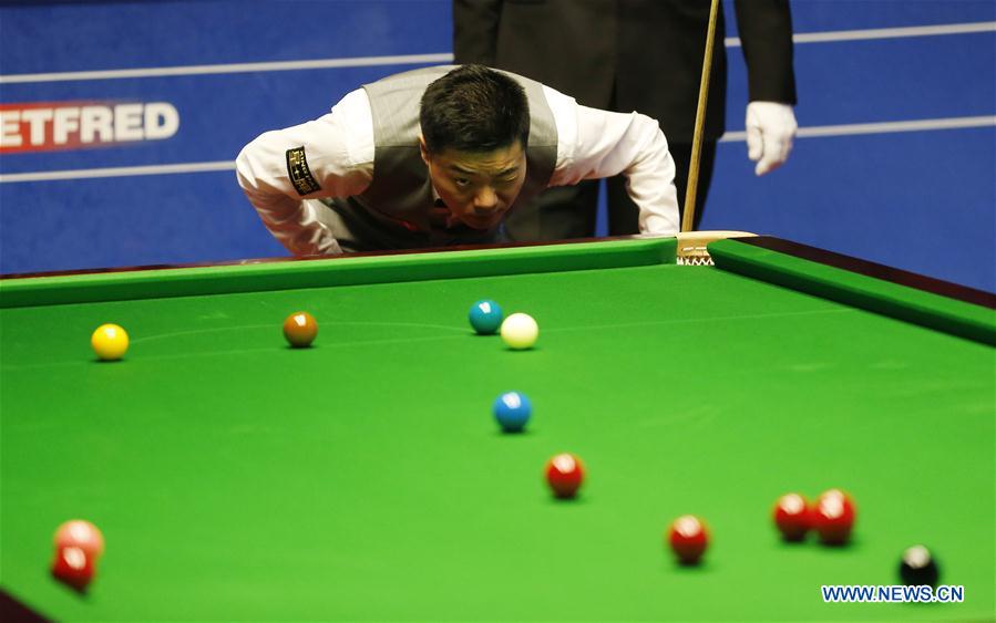 (SP)BRITAIN-SHEFFIELD-SNOOKER-WORLD CHAMPIONSHIP-DAY 2