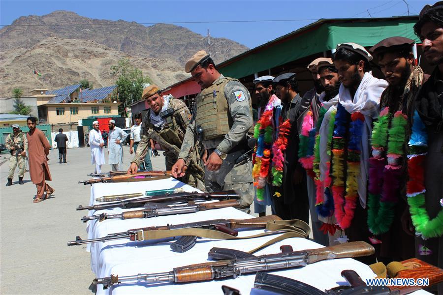 AFGHANISTAN-KUNAR-IS MILITANTS-SURRENDER 