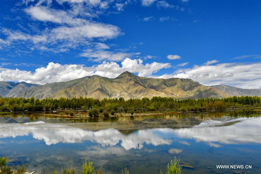 CHINA-LHASA-GOLDEN POND-SCENERY (CN)