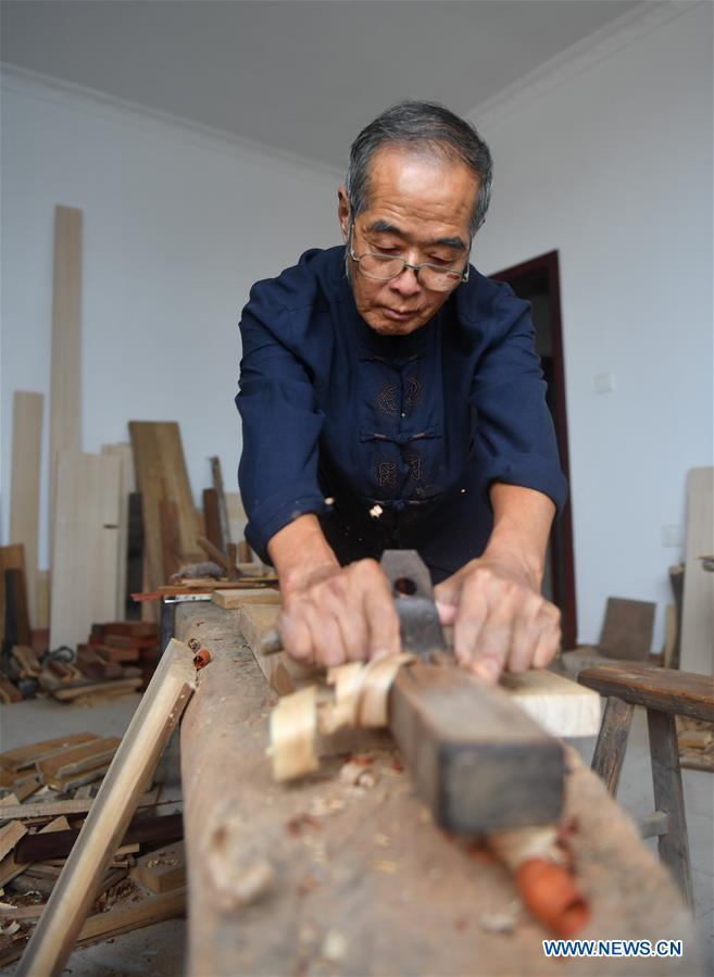 CHINA-JIANGXI-CRAFTSMANSHIP-FARM TOOL-MINIATURES (CN)