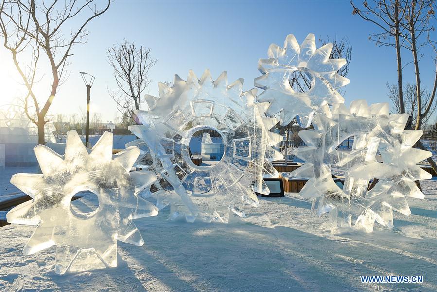 CHINA-INNER MONGOLIA-HULUN BUIR-SNOW SCULPTURE (CN)