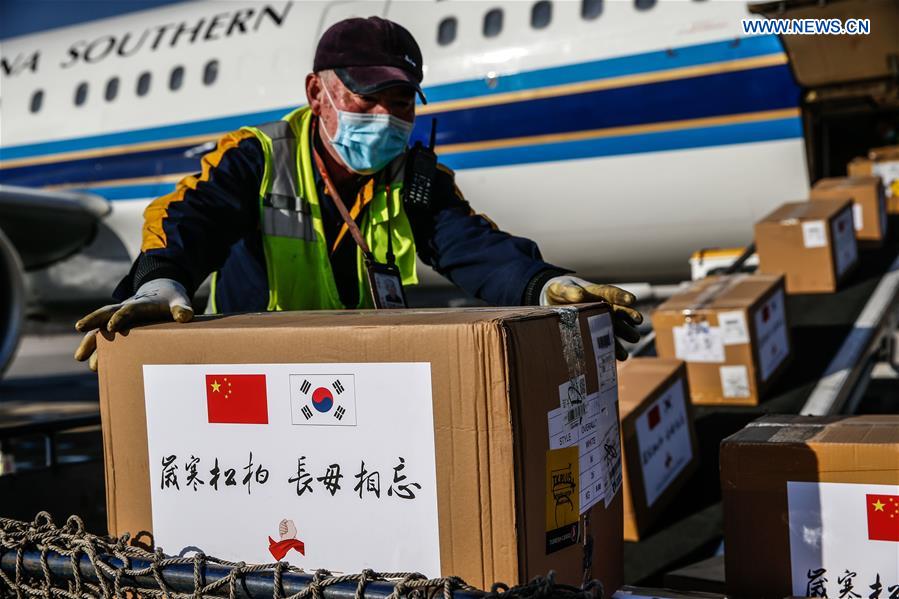 CHINA-LIAONING-COVID-19-JAPAN-ROK-MEDICAL SUPPLIES-AID (CN)