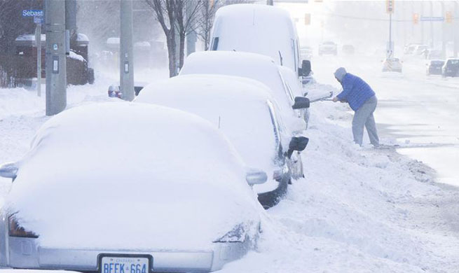 Toronto gets snowfall warning on Christmas Eve