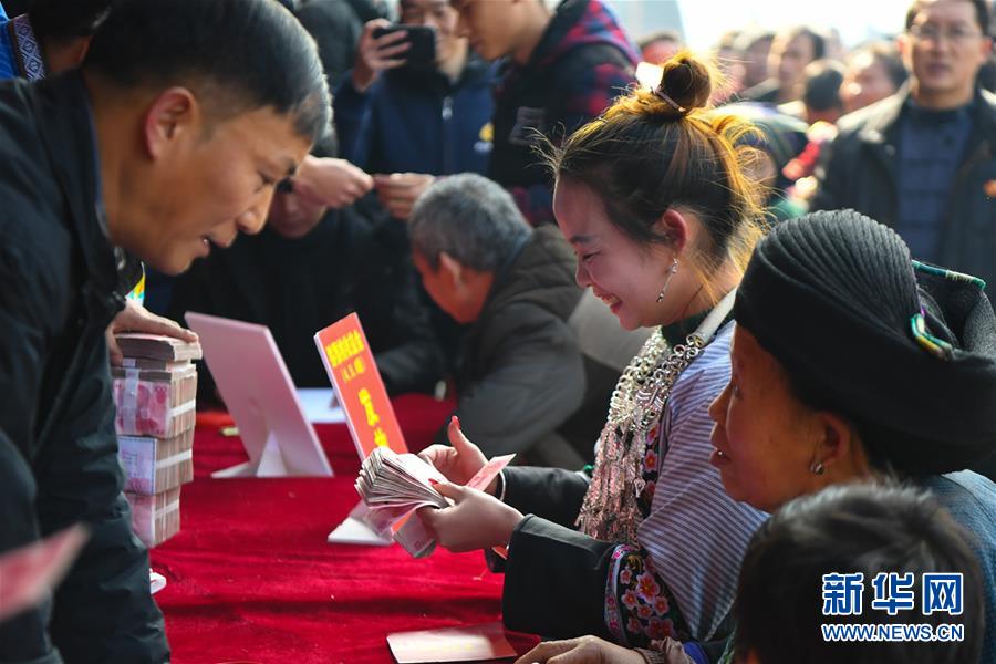 （集中连片特困地区贫困村调研行·图文互动）（3）精准扶贫结出“幸福果”——湖南花垣县十八洞村脱贫调查