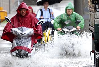 暴雨袭南京