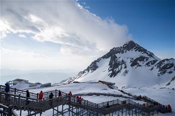 玉龙雪山风光无限